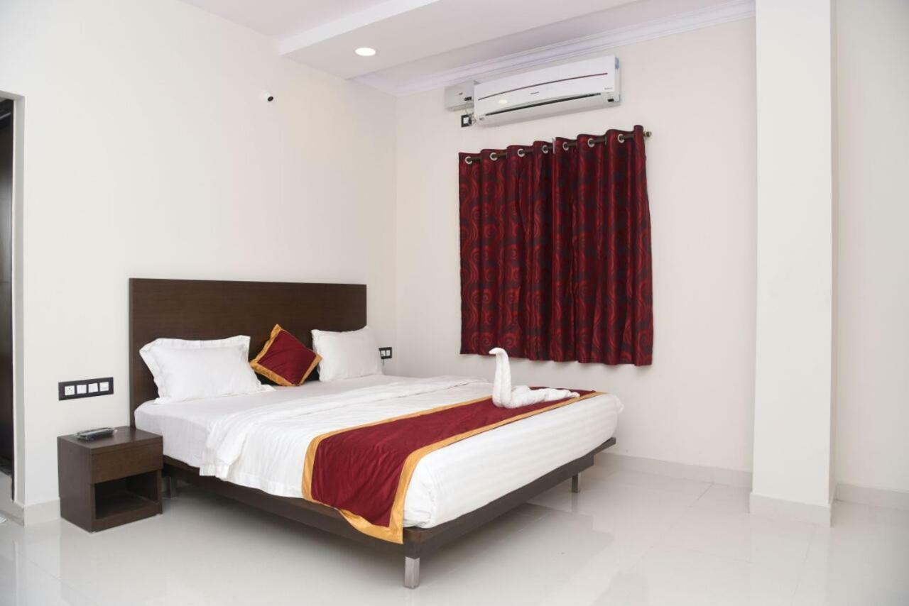 Hotel Grand Kubera Chikmagalur Luaran gambar
