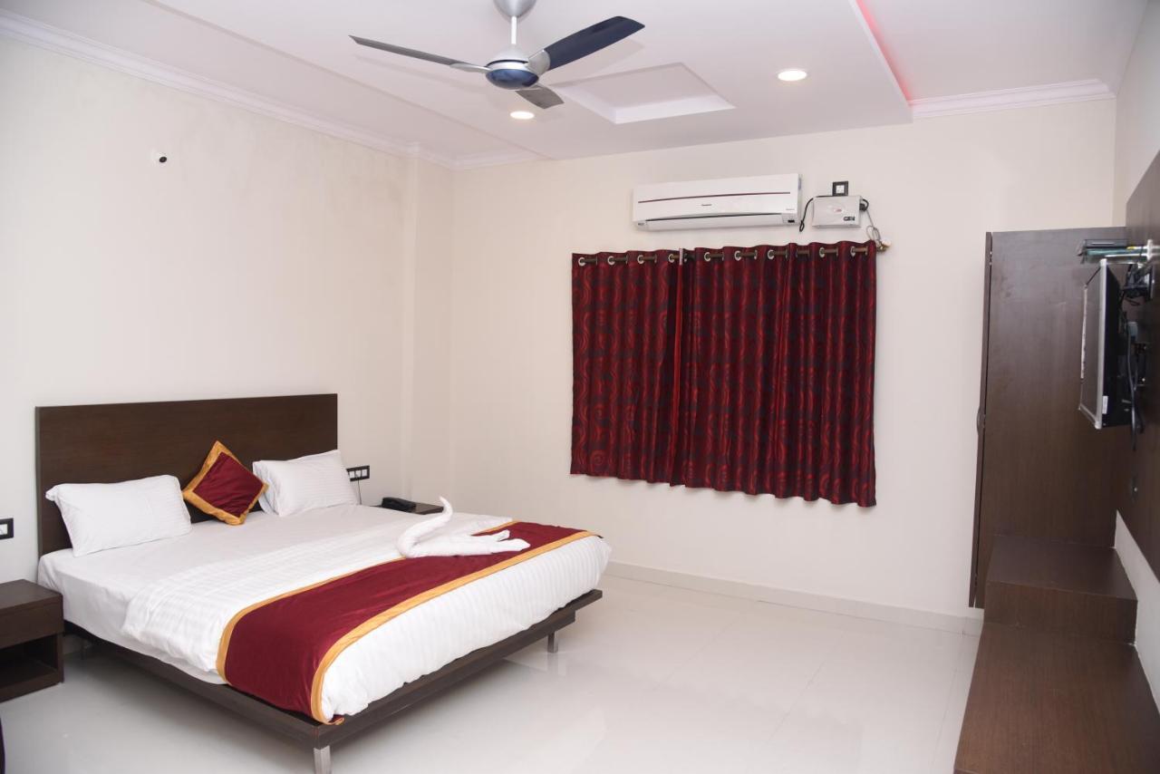 Hotel Grand Kubera Chikmagalur Luaran gambar