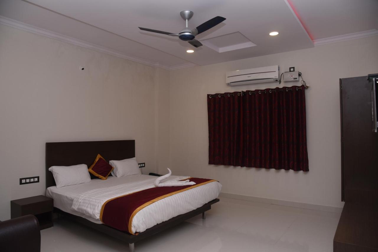 Hotel Grand Kubera Chikmagalur Luaran gambar