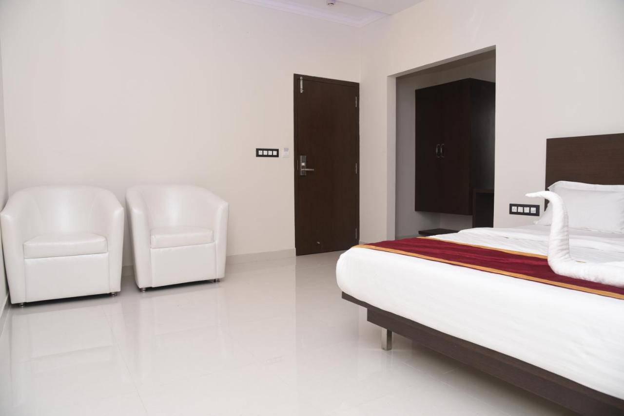 Hotel Grand Kubera Chikmagalur Luaran gambar